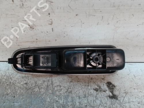 Right rear window switch PEUGEOT 5008 (0U_, 0E_) 1.6 HDi | BP28340925I28