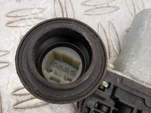 Used Front right window mechanism Front right window mechanism SUZUKI SWIFT III (MZ, EZ) 1.3 (RS413, ZC11S) (92 hp) 33475728 33475728