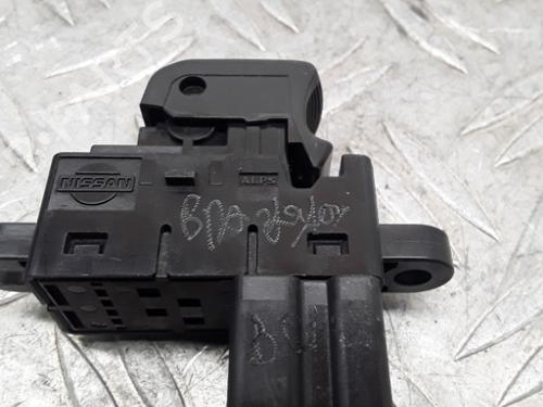 Left rear window switch NISSAN QASHQAI / QASHQAI +2 I (J10, NJ10, JJ10E) 1.5 dCi 25411BR00A