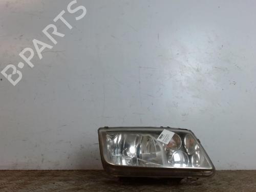 Used Right headlight VW BORA Variant (1J6) 1.9 TDI (101 hp) 28349543