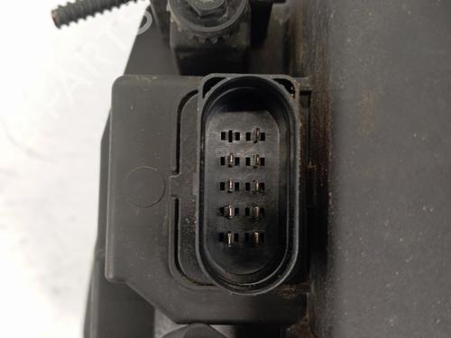 Used Right headlight Right headlight VW TRANSPORTER T5 Van (7HA, 7HH, 7EA, 7EH) 1.9 TDI (84 hp) 32001945 32001945