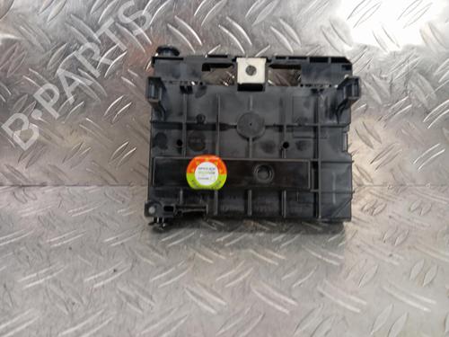 Used Fuse box Fuse box 39487601 39487601
