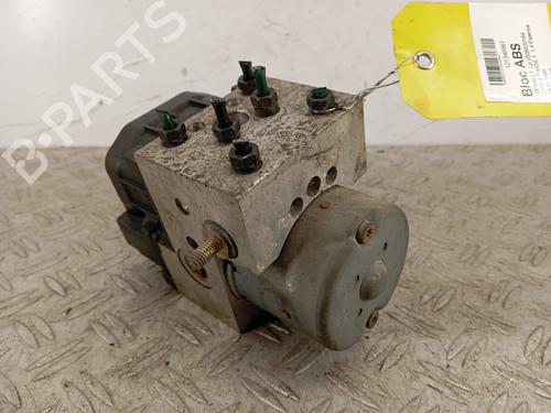 Used ABS pump ABS pump RENAULT CLIO II (BB_, CB_) 1.4 (B/CB0C, B/CB0S) (75 hp) 32723321 32723321