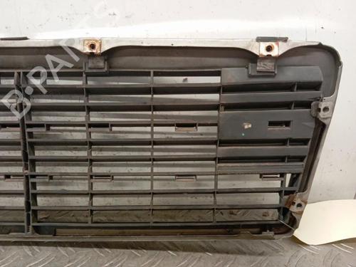 Used Grille MERCEDES-BENZ C-CLASS (W202) C 250 Turbo-D (202.128) (150 hp) 28347426