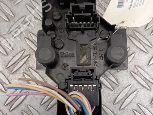 Used Lamp holder Lamp holder RENAULT SCÉNIC I MPV (JA0/1_, FA0_) 1.6 (JA00, JA16, JA15, JA19, JA1V, JA2B, JA2C, JA0B,... (107 hp) 28347303 28347303