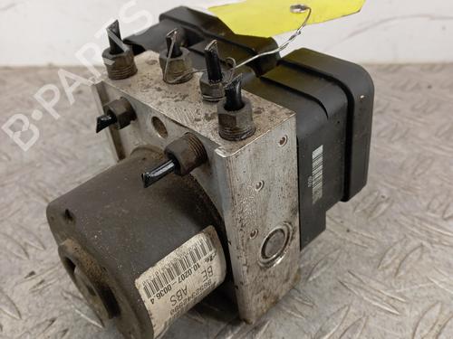 Used ABS pump PEUGEOT 206 Hatchback (2A/C) 1.1 i (60 hp) 31814395