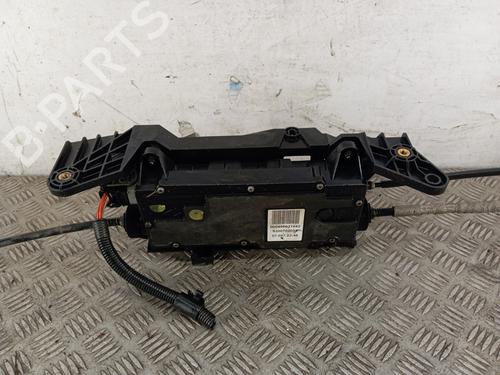 Used Electric handbrake RENAULT GRAND SCÉNIC II (JM0/1_) 2.0 dCi (JM1K) (150 hp) 31380535