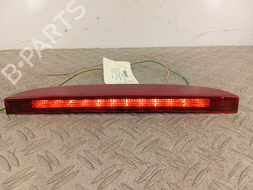 Troisième feu stop RENAULT CLIO II (BB_, CB_) 1.2 (BB0A, BB0F, BB10, BB1K, BB28, BB2D, BB2H, CB0A,... (58 hp) 32350351