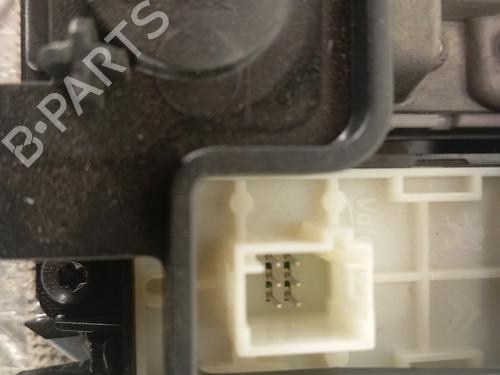 display-monitor-peugeot-2008-i-cu_-2013-29915415 main image