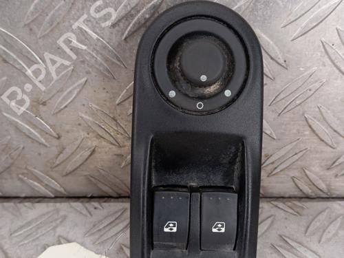 Used Left front window switch Left front window switch RENAULT MASTER II Van (FD) 2.5 dCi (FD02) (101 hp) 33722941 33722941