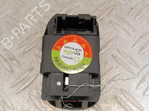 Used Left front window switch Left front window switch PEUGEOT 206 CC (2D) 1.6 HDi 110 (109 hp) 33966226 33966226