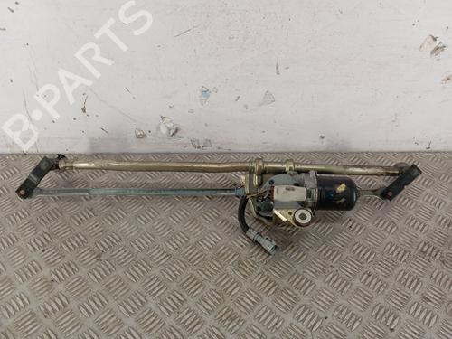 Motorino del tergicristallo anteriore IVECO DAILY VI Van 33S13, 35S13, 35C13 (126 hp) 31802139