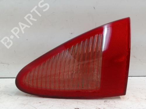 Piloto derecho del maletero ALFA ROMEO 147 (937_) 1.6 16V T.SPARK (937.AXA1A, 937.AXB1A, 937.BXB1A) (120 hp) 28349248