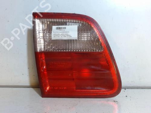 Feu de coffre gauche MERCEDES-BENZ E-CLASS T-Model (S210) E 220 T CDI (210.206) (143 hp) 28349463