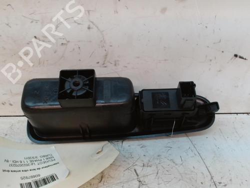 Used Right rear window switch PEUGEOT 5008 (0U_, 0E_) 1.6 HDi (112 hp) 28349308