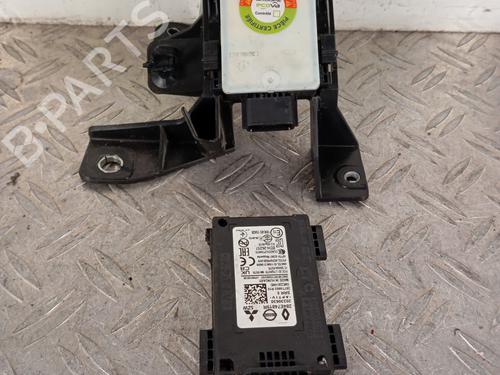 Used Electronic module RENAULT CLIO V (B7_) 1.6 E-TECH 140 (B7MU) (140 hp) 28341559