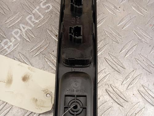 Used Left front window switch Left front window switch 39487602 39487602