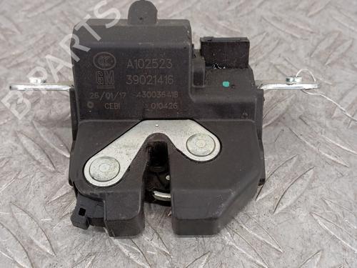 Used Tailgate lock OPEL CORSA E (X15) 1.3 CDTI (08, 68) (75 hp) 28337421