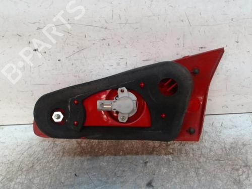 Piloto izquierdo del maletero ALFA ROMEO 147 (937_) 1.9 JTDM 16V (937.AXN1B, 937.AXZ1B) (170 hp) 28349216