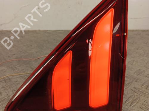 Używane Lampa tylna klapy bagażnika prawa PEUGEOT 3008 I MPV (0U_) 2.0 HDi 150 / BlueHDi 150 (150 hp) 30600139