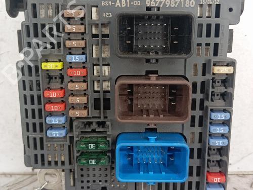 Used Fuse box Fuse box 39109431 39109431