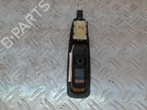 Used Left rear window switch RENAULT CAPTUR I (J5_, H5_) 1.5 dCi 90 (J5N4, J5M5, J5MW, J5M6, J5AL, J5AJ) (90 hp) 28347799