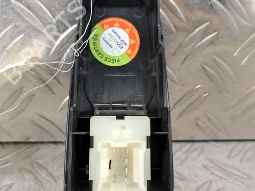 Right front window switch NISSAN PRIMASTAR Van (X82) 2.0 dCi 150 | BP38101820I26 - Image 2