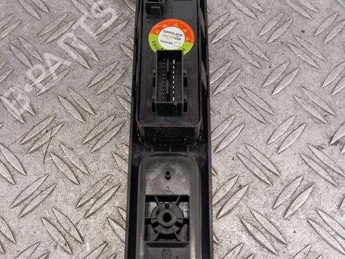 Left front window switch PEUGEOT 5008 (0U_, 0E_) 1.6 BlueHDi 120 | BP28381614I27