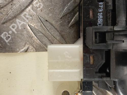 Used Right rear window switch Right rear window switch RENAULT KADJAR (HA_, HL_) 1.5 dCi 110 (HLA3) (110 hp) 31829882 31829882