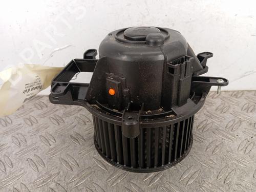Used Heater blower motor PEUGEOT 5008 (0U_, 0E_) 1.6 HDi (110 hp) 31968587