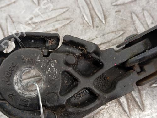 front-windshield-wiper-arm-citroen-c4-cactus-2014-28347133 main image