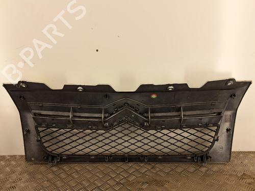 Used Grille Grille 37156106 37156106