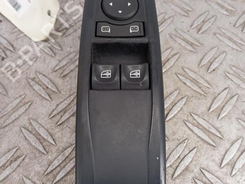 Used Left front window switch RENAULT MEGANE III Coupe (DZ0/1_) 1.5 dCi (DZ09, DZ0D, DZ1F, DZ1G, DZ14, DZ29) (110 hp) 29760380