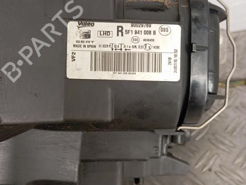 Right headlight SEAT LEON ST (5F8) 1.6 TDI | BP28338540C29 