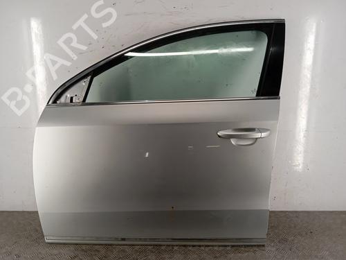 Used Left front door VW CC B7 (358) 2.0 TDI (177 hp) 31024336