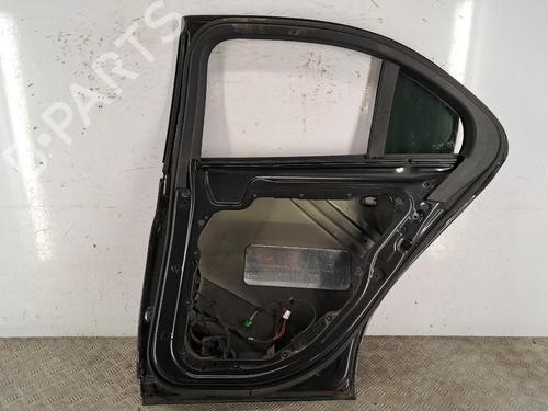 Dør højre bagtil Dør højre bagtil MERCEDES-BENZ C-CLASS (W205) C 220 d (205.014) (194 hp) 39738617 39738617