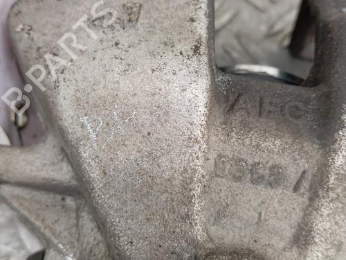 Used Left front brake caliper Left front brake caliper PEUGEOT 308 SW II (LC_, LJ_, LR_, LX_, L4_) 1.2 THP 130 (131 hp) 28345627 28345627