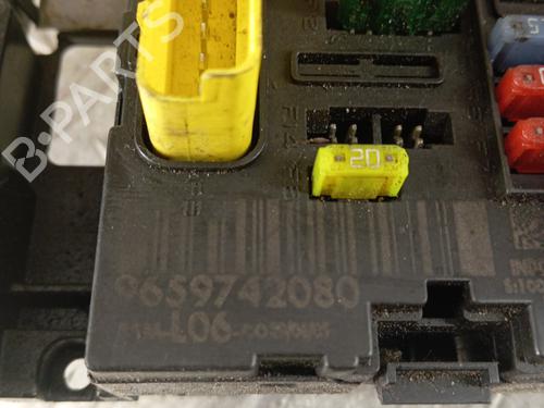Fuse box PEUGEOT 307 (3A/C) 1.6 HDi 110 | BP32198227E1
