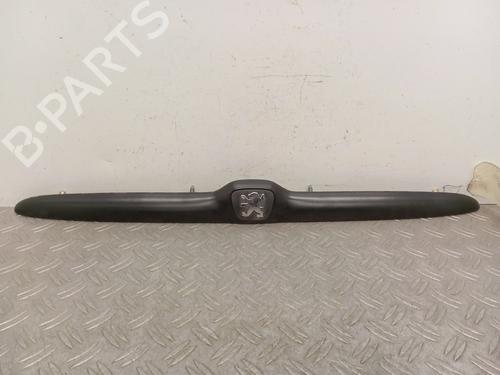 Pynteliste til bagklap PEUGEOT 206 Hatchback (2A/C) 1.6 i (89 hp) 28343009