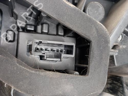 left-taillight-dacia-sandero-ii-2012-32720677 main image