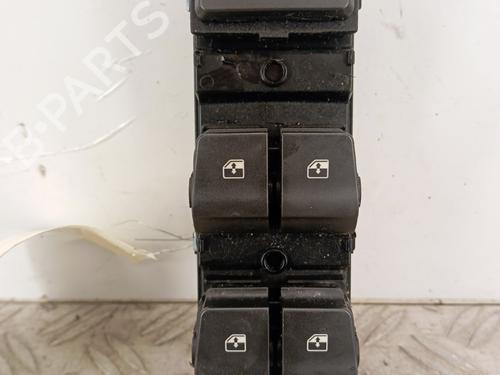 Used Left front window switch HYUNDAI i30 (PDE, PD, PDEN) 1.6 CRDi (136 hp) 30003384