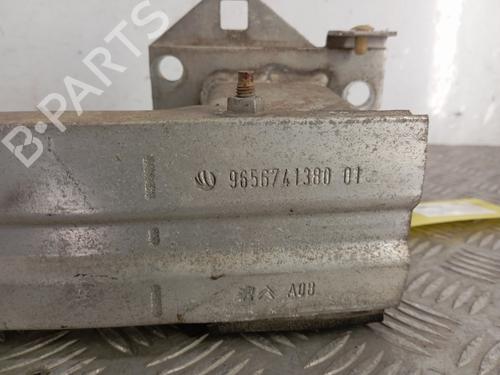 Refuerzo paragolpes delantero Refuerzo paragolpes delantero PEUGEOT 308 I (4A_, 4C_) 1.6 HDi (109 hp) 33950130 33950130