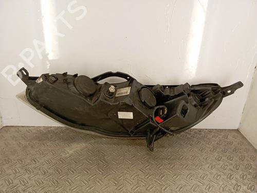 Right headlight PEUGEOT 407 (6D_) 2.0 HDi 135 (6DRHRH, 6DRHRE, 6DRHRG, 6DRHRJ) | BP29545240C29 