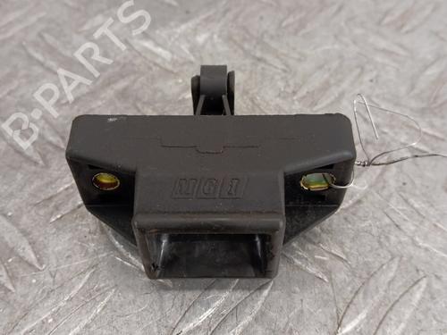 Used Tailgate lock RENAULT CLIO I (B/C57_, 5/357_) 1.2 (B/C/S577) (54 hp) 28345702