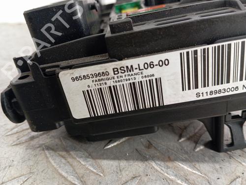 Fuse box CITROËN C5 II (RC_) 1.6 HDi (RC8HZB) | BP30156634E1