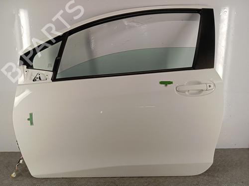 Used Left front door TOYOTA YARIS (_P13_) 1.0 (KSP130_, KSP130) (69 hp) 28339814