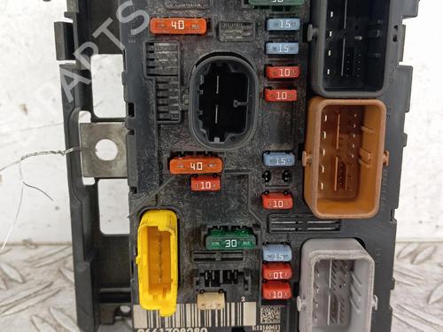 Used Fuse box Fuse box 36941445 36941445