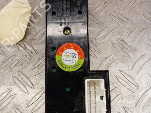Left front window switch HYUNDAI i30 Estate (FD) 1.6 CRDi | BP37503791I27 - Image 3
