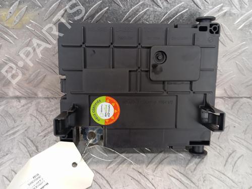 Fuse box CITROËN C4 Picasso II 2.0 BlueHDi 150 | BP40439832E1 - Image 4