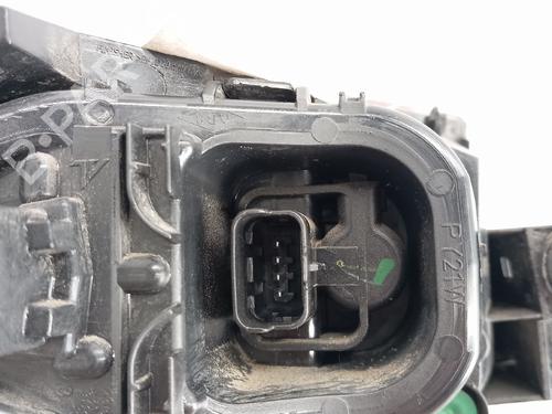 right-taillight-renault-clio-iv-bh_-2012-2013-2014-2015-2016-2017-2018-2019-2020-2021-36114521 main image